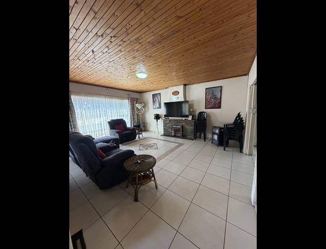 3 BEDROOM HOUSE FOR SALE IN RISANA